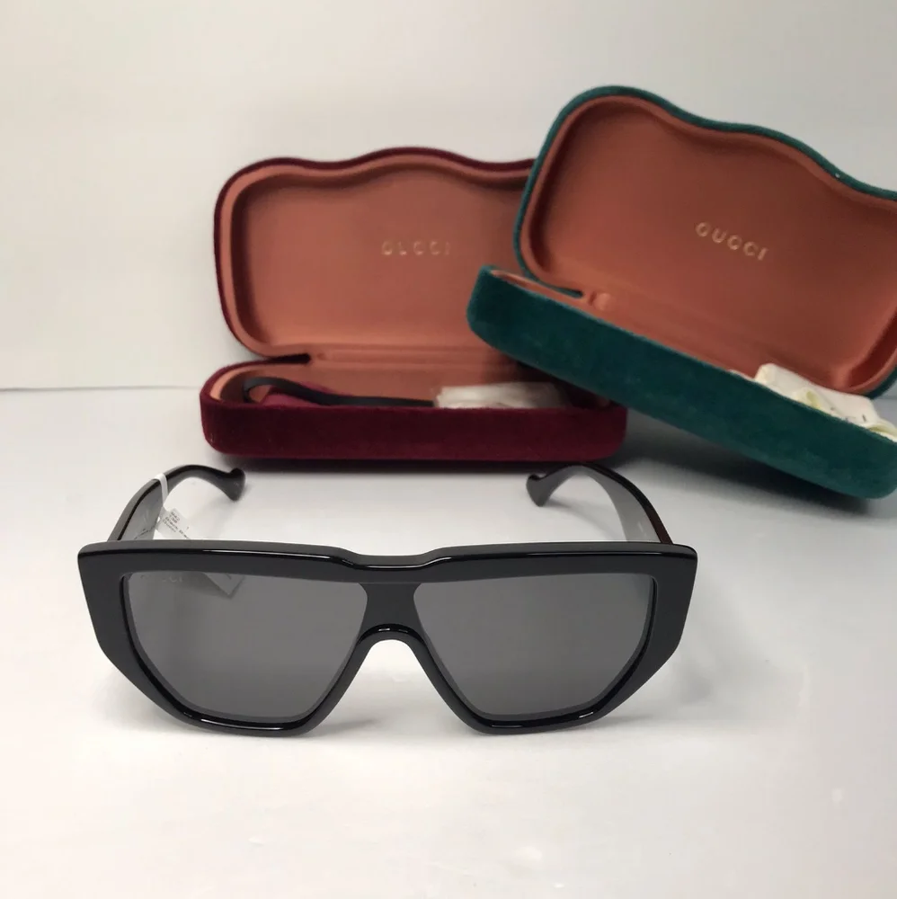 New- 💯original Gucci Grey Shield Sunglasses GG0997S 00